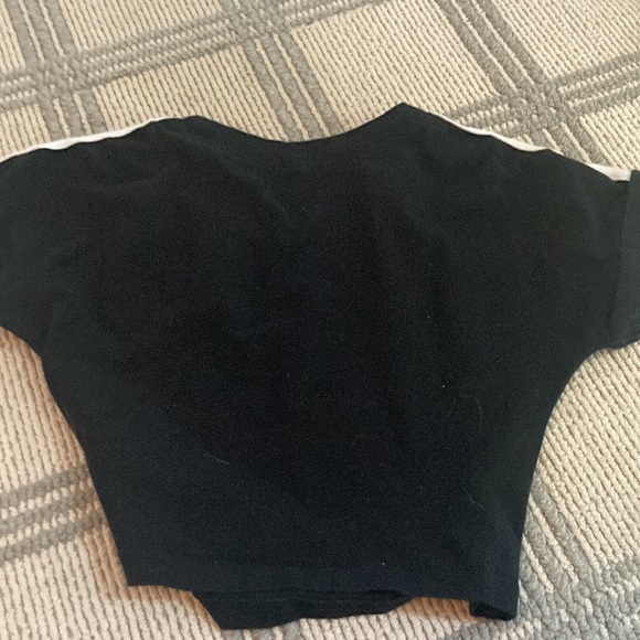 Cropped tee by Garage - Picture 2 of 3